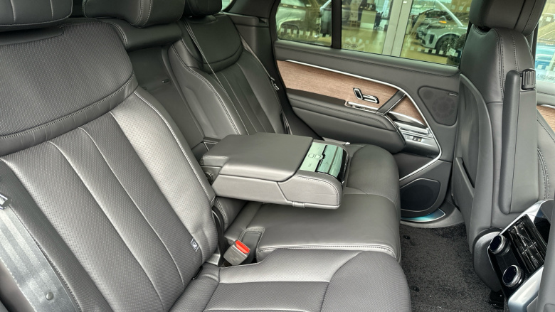 Land Rover Range Rover 3.0 P460e SE 4dr Auto Estate